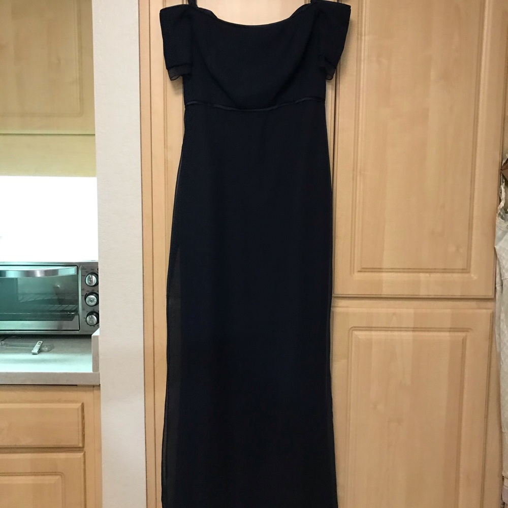 Vintage Vera Wang Navy gown dress size 10 with small train off the shoulder
